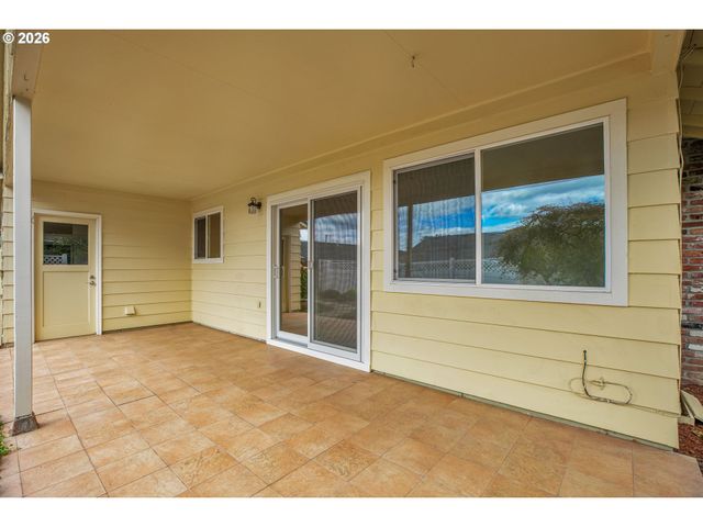 12388 Sw KING GEORGE Dr, Portland, OR 97224