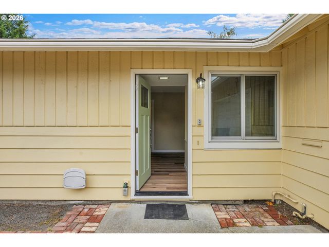 12388 Sw KING GEORGE Dr, Portland, OR 97224