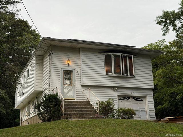 49 Midvale Avenue, Farmingville, NY 11738