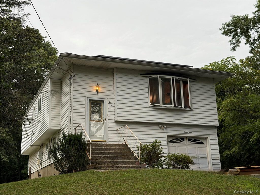 49 Midvale Avenue, Farmingville, NY 11738 — photo 2
