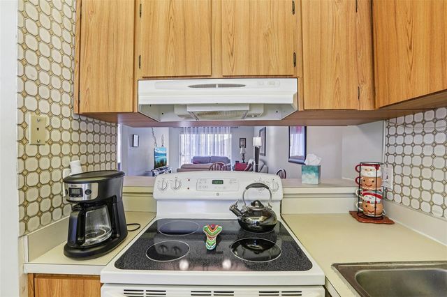 2625 STATE ROAD 590 121, Clearwater, FL 33759