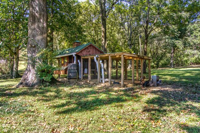 7964 Hooten Hows Rd, Nashville, TN 37221