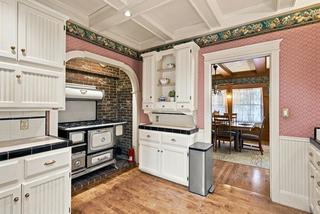 18925 Applegate Rd, Applegate, CA 95703