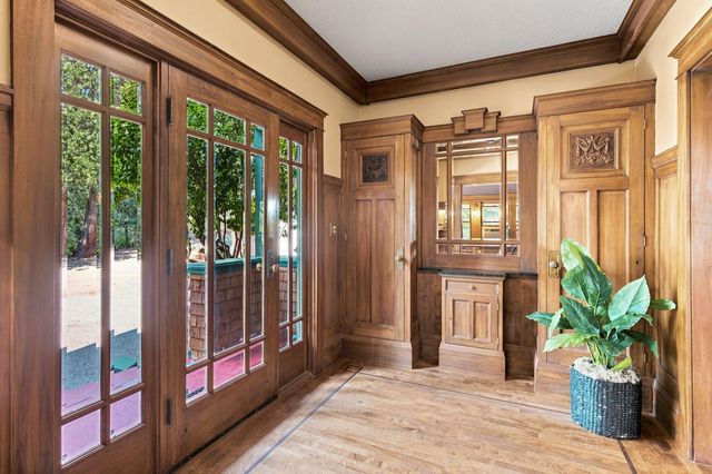 18925 Applegate Rd, Applegate, CA 95703
