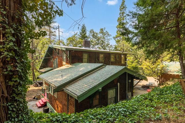 18925 Applegate Rd, Applegate, CA 95703