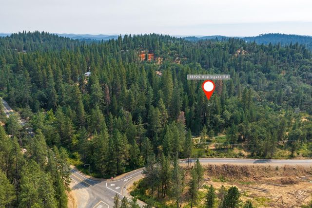18925 Applegate Rd, Applegate, CA 95703