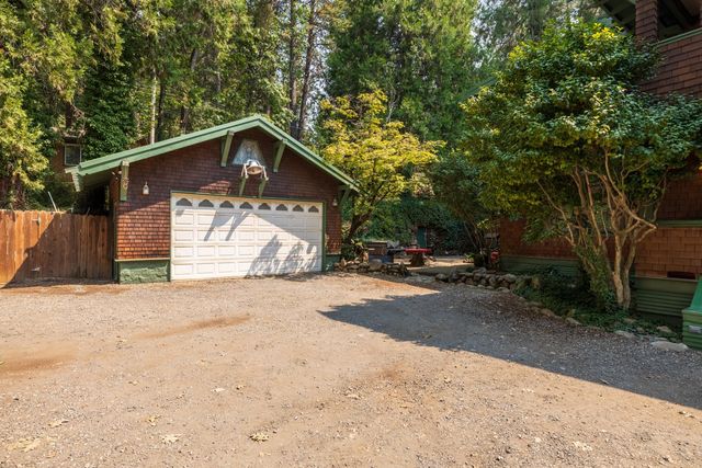 18925 Applegate Rd, Applegate, CA 95703