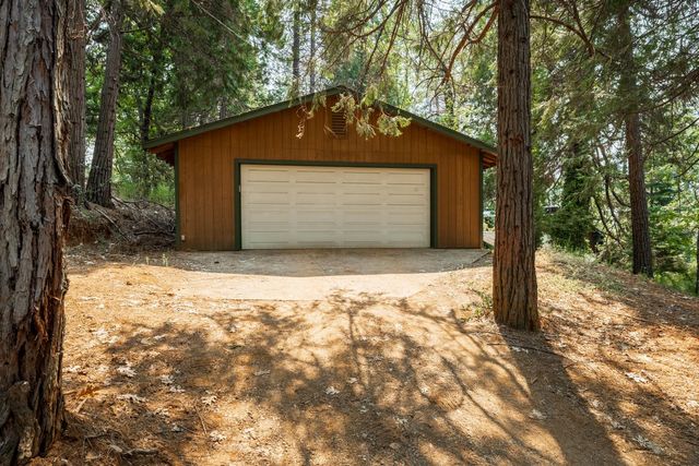 18925 Applegate Rd, Applegate, CA 95703