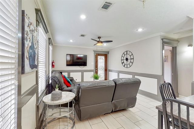 7825 Cook Road, Houston, TX 77072