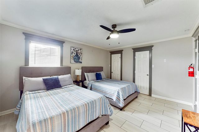 7825 Cook Road, Houston, TX 77072