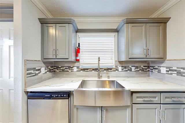 7825 Cook Road, Houston, TX 77072