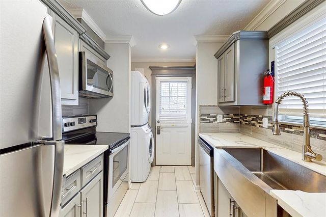 7825 Cook Road, Houston, TX 77072