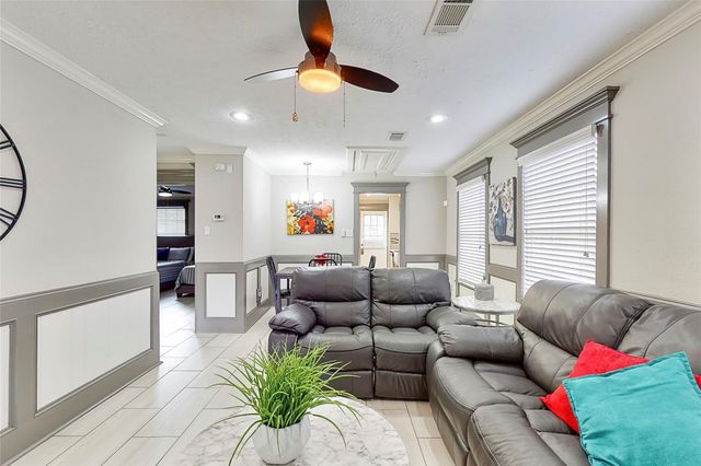 7825 Cook Road, Houston, TX 77072