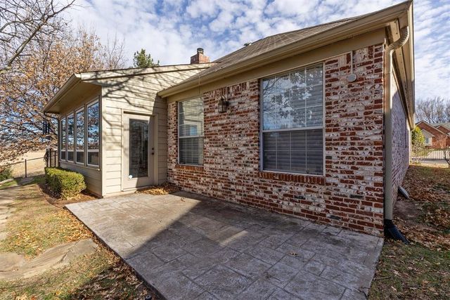 11300 Quail Creek Road 14, Oklahoma City, OK 73120