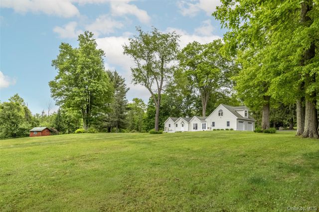 18 Military Lane, Gardiner, NY 12525