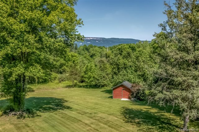 18 Military Lane, Gardiner, NY 12525