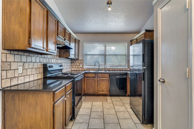 3820 River Birch Road, Fort Worth, TX 76137