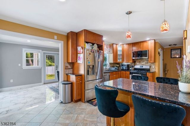 132 Parkside Rd, Plainfield City, NJ 07060