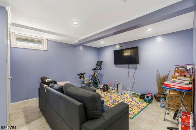 132 Parkside Rd, Plainfield City, NJ 07060