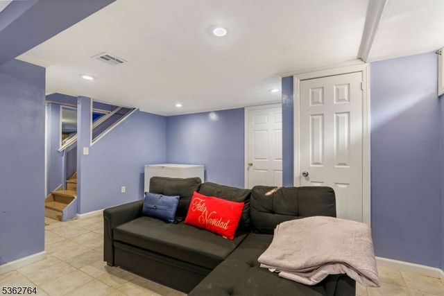 132 Parkside Rd, Plainfield City, NJ 07060