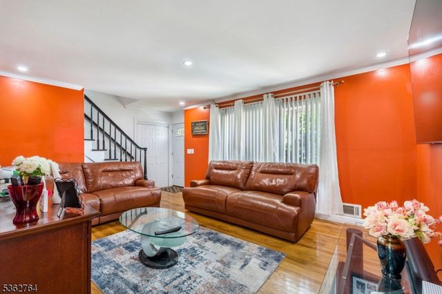 132 Parkside Rd, Plainfield City, NJ 07060