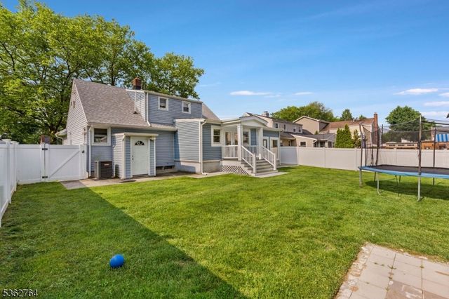 132 Parkside Rd, Plainfield City, NJ 07060