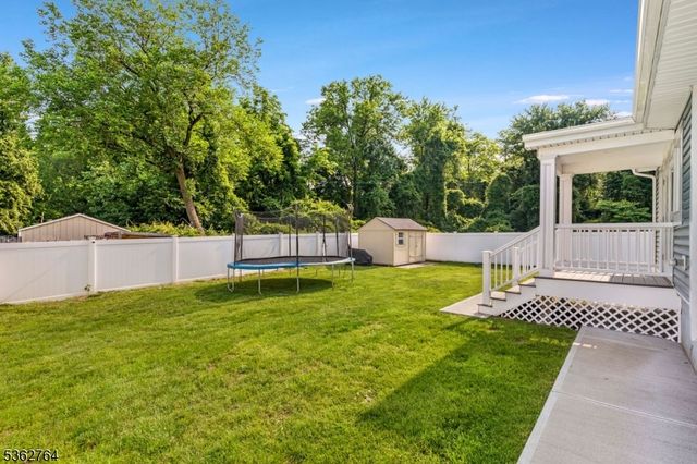 132 Parkside Rd, Plainfield City, NJ 07060