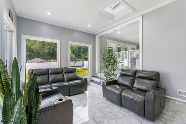 132 Parkside Rd, Plainfield City, NJ 07060