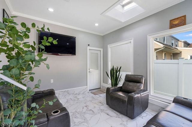 132 Parkside Rd, Plainfield City, NJ 07060