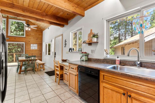 5671 Lago Ln, Garden Valley, CA 95633