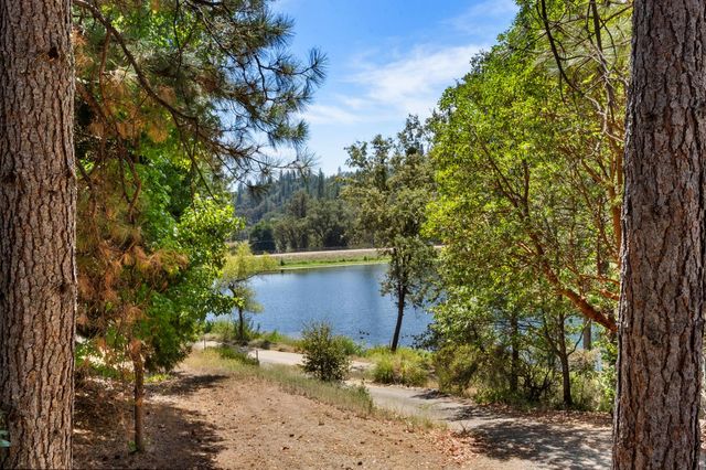 5671 Lago Ln, Garden Valley, CA 95633