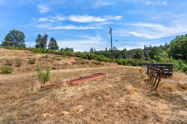 5671 Lago Ln, Garden Valley, CA 95633