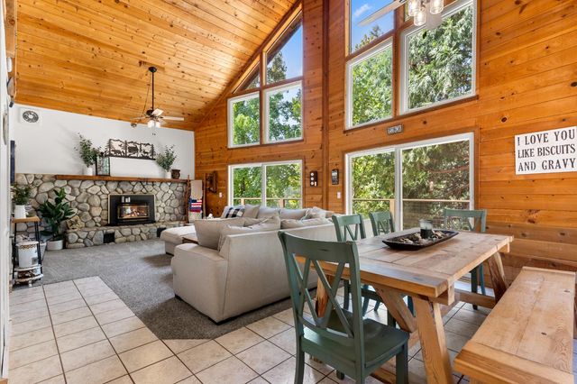 5671 Lago Ln, Garden Valley, CA 95633