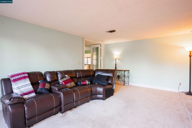 1993 Calaveras Dr, Bay Point, CA 94565