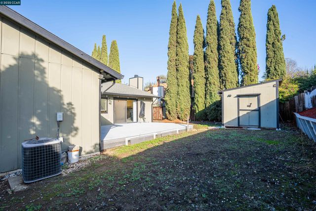 1993 Calaveras Dr, Bay Point, CA 94565