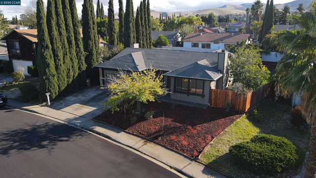 1993 Calaveras Dr, Bay Point, CA 94565