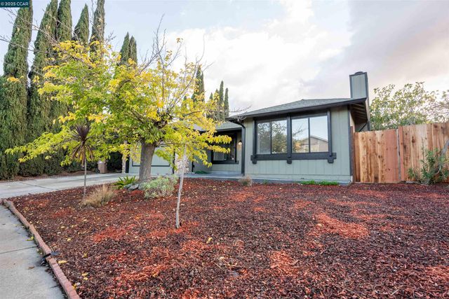 1993 Calaveras Dr, Bay Point, CA 94565