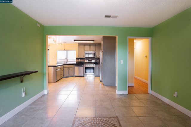 1993 Calaveras Dr, Bay Point, CA 94565