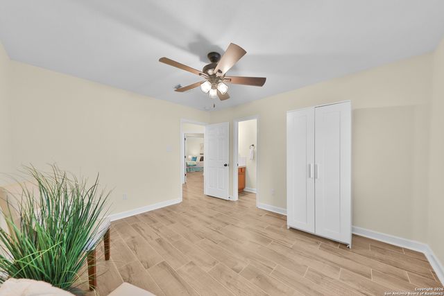 9618 Geronimo Path, San Antonio, TX 78254