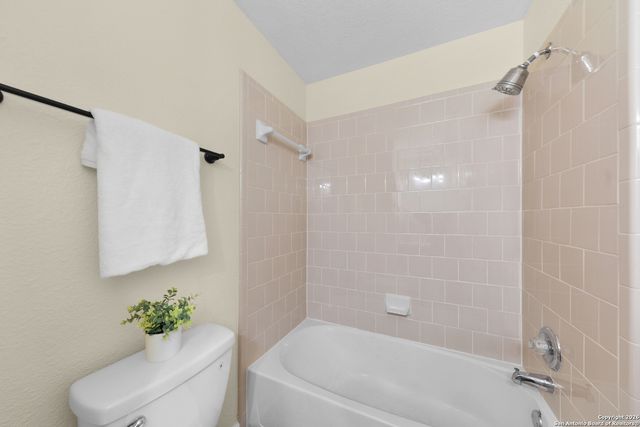 9618 Geronimo Path, San Antonio, TX 78254