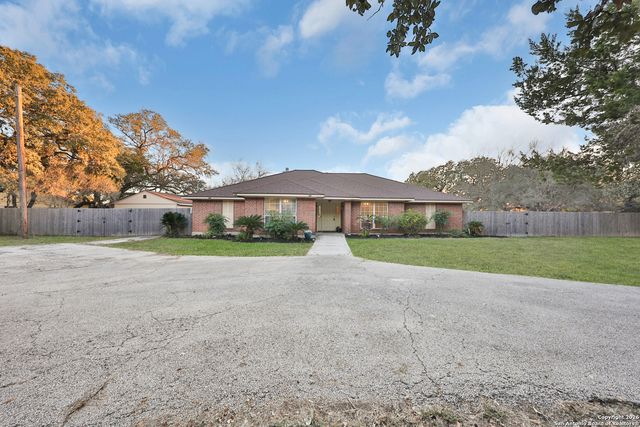 9618 Geronimo Path, San Antonio, TX 78254