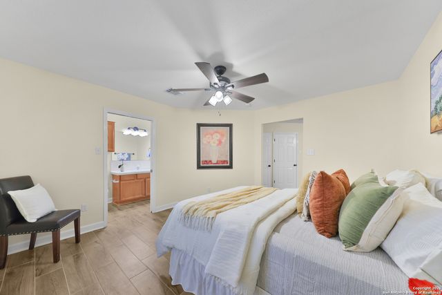 9618 Geronimo Path, San Antonio, TX 78254