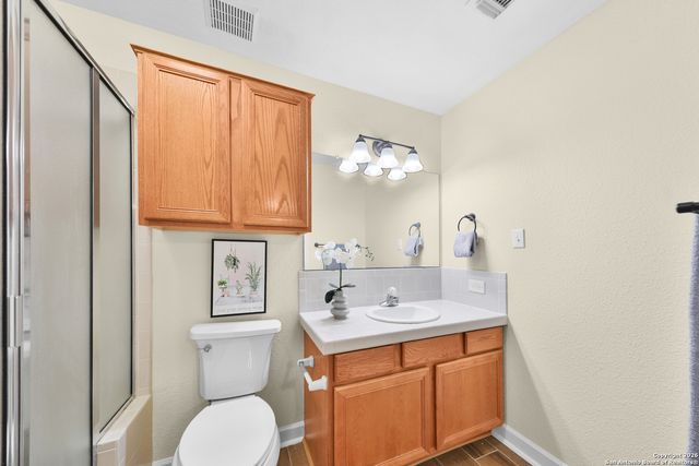 9618 Geronimo Path, San Antonio, TX 78254