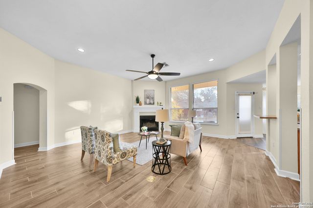 9618 Geronimo Path, San Antonio, TX 78254