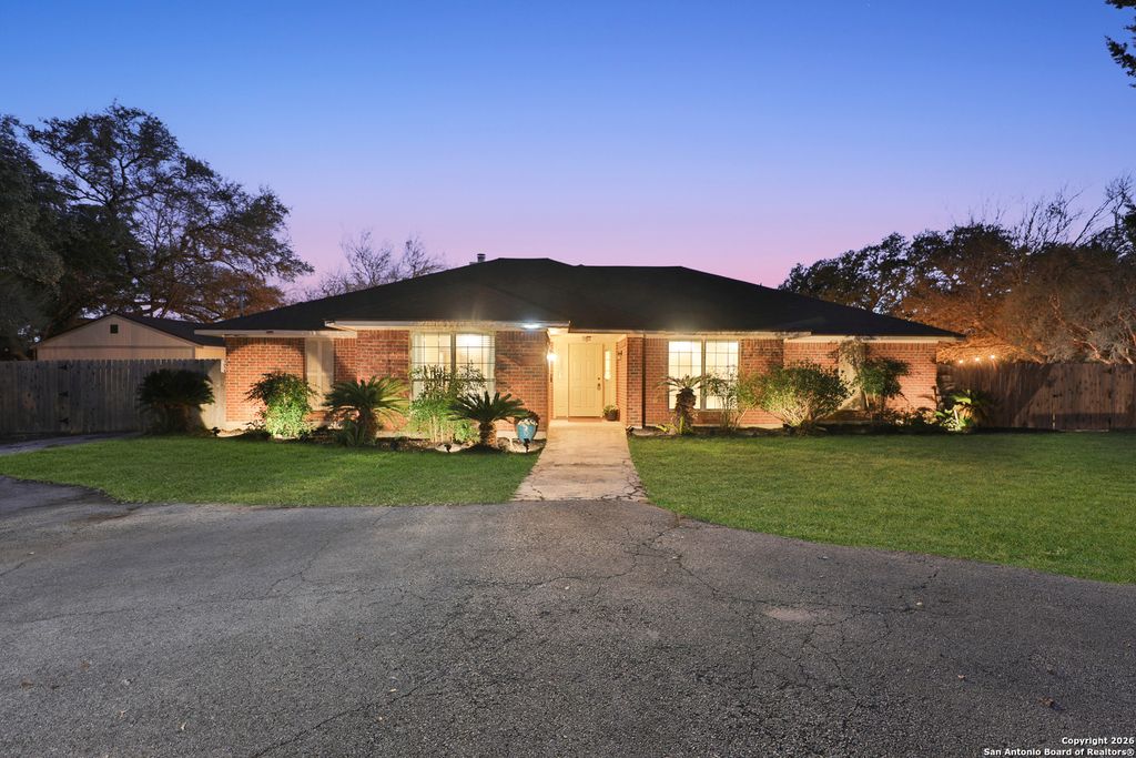 9618 Geronimo Path, San Antonio, TX 78254