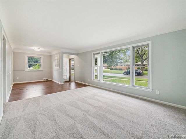 23161 Gardner Street, Oak Park, MI 48237