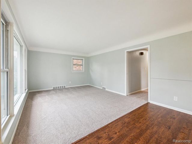 23161 Gardner Street, Oak Park, MI 48237