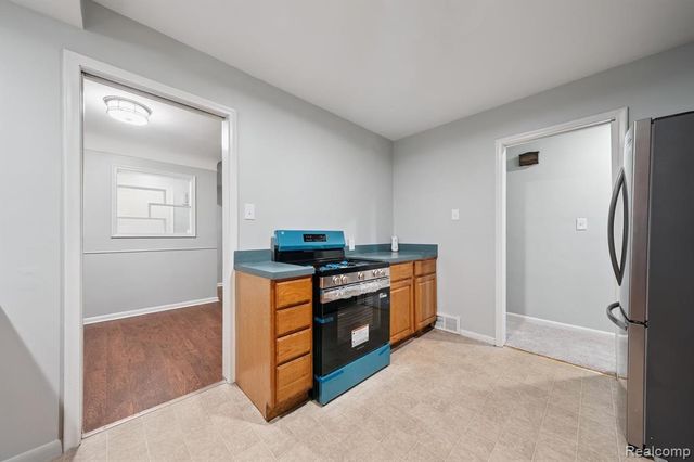 23161 Gardner Street, Oak Park, MI 48237