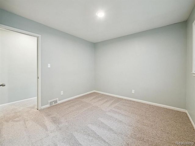 23161 Gardner Street, Oak Park, MI 48237