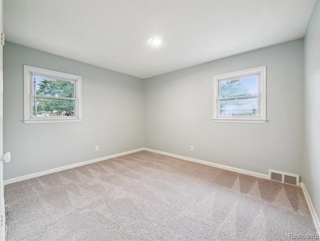 23161 Gardner Street, Oak Park, MI 48237